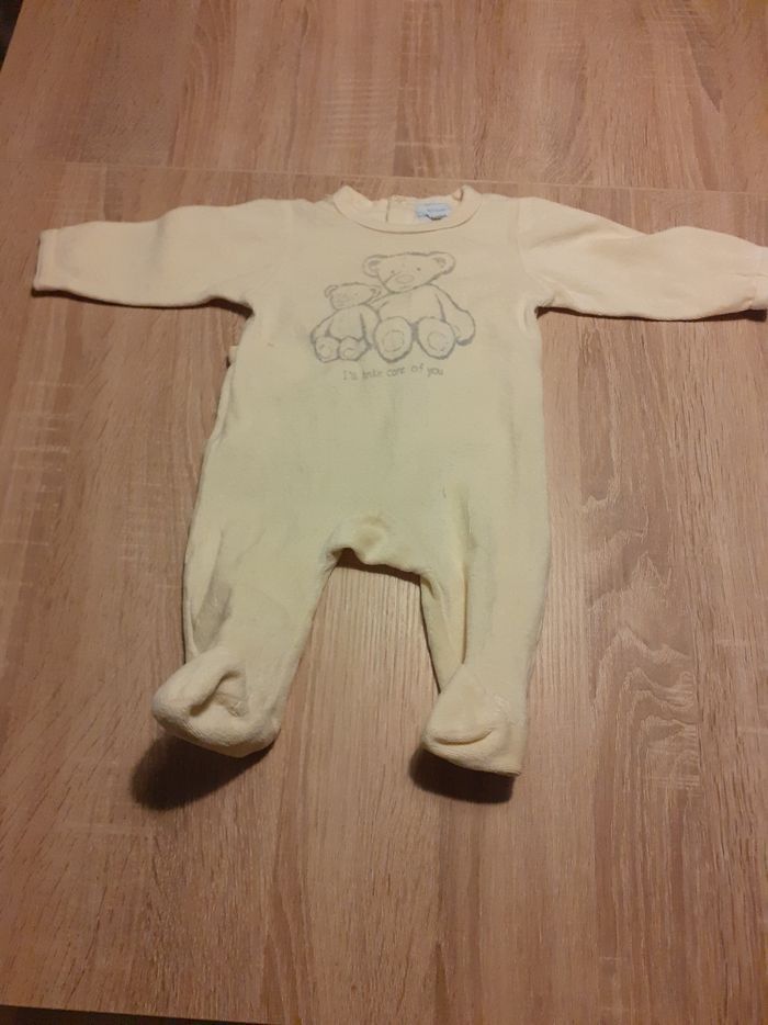 Lot pyjamas 1 mois. - photo numéro 2