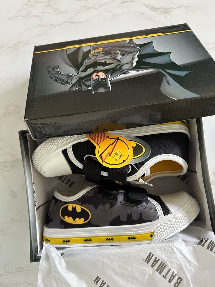 Baskets Enfant Batman Leomil - Chaussures à Scratch DC Comics - Taille 25 à 33