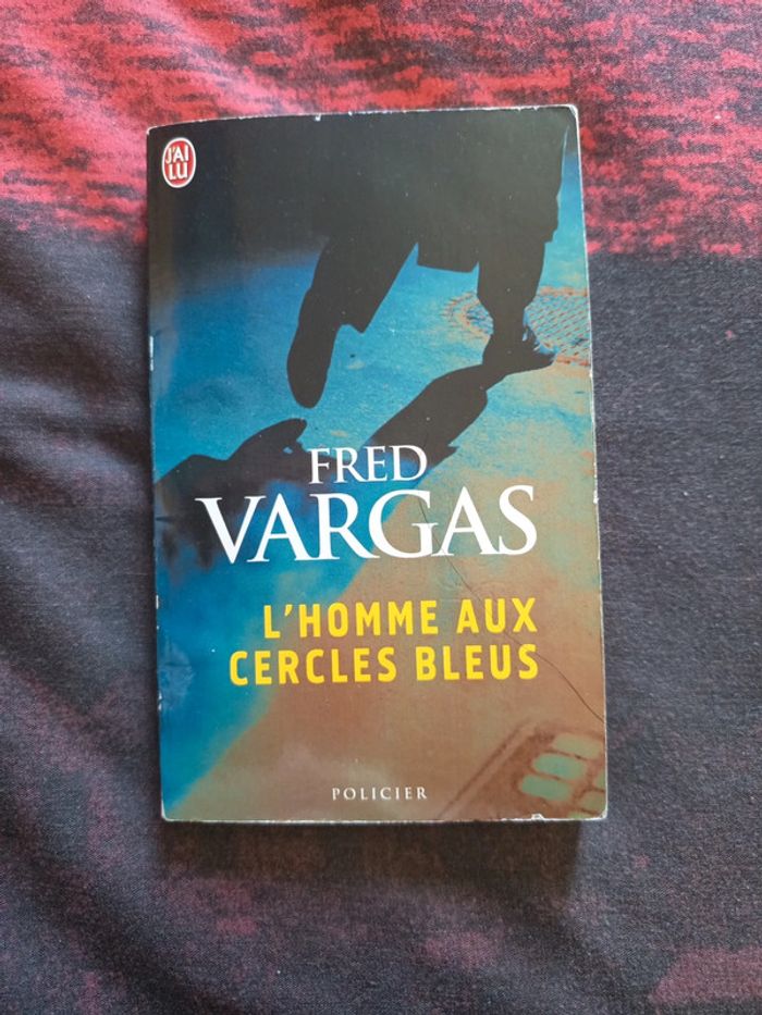 Livre l'homme aux cercles bleus