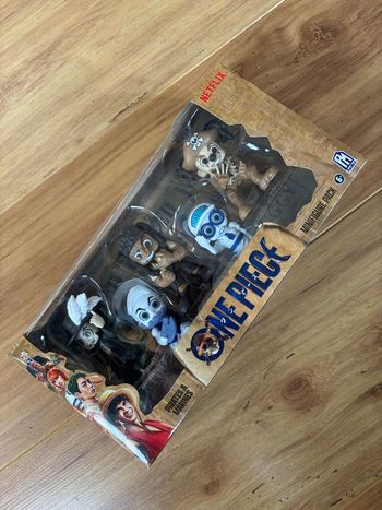 Neuf - lot -coffret de 5 figurines - One piece Set Pirates & Marines - Netflix - PhatMojo