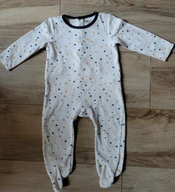 Pyjama motif cœur taille 18 mois