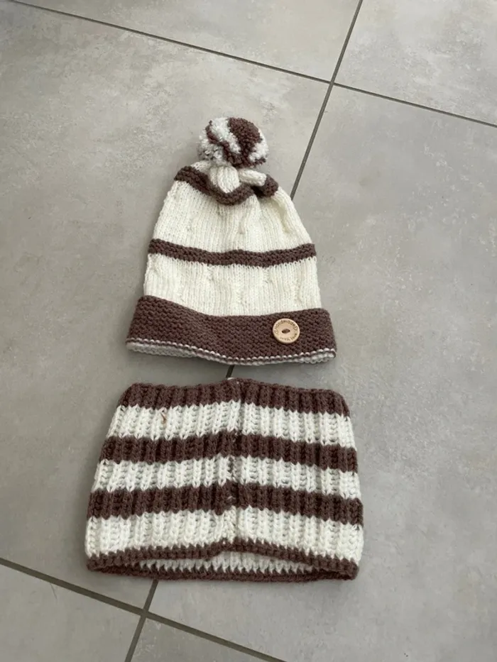 Ensemble bonnet + tour de cou