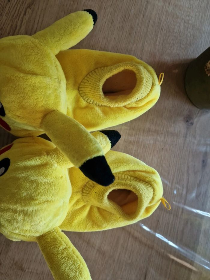 Chausson peluche pikatchu taille 28 - photo numéro 3