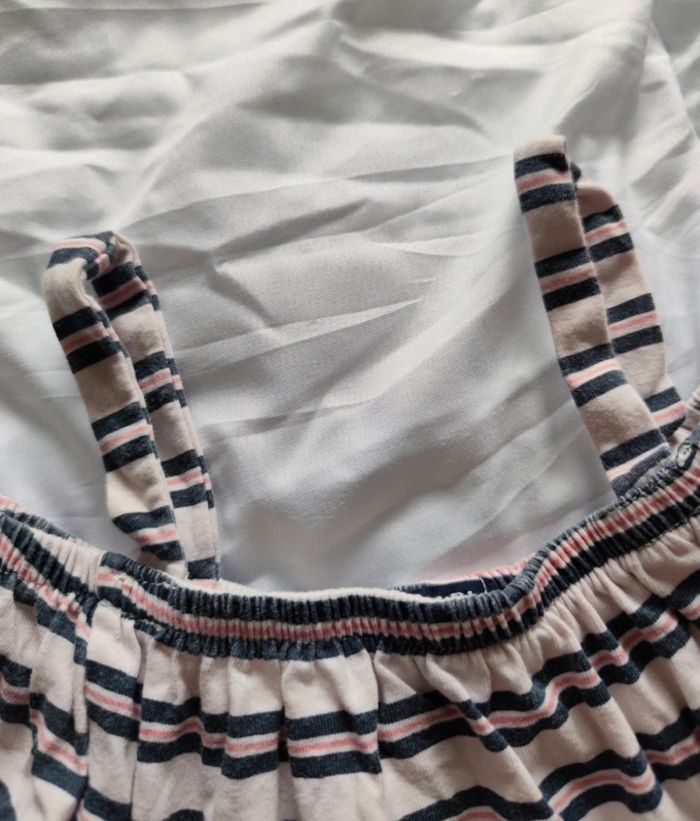 Robe rayée 🦄 Taille 3 ans - photo numéro 2