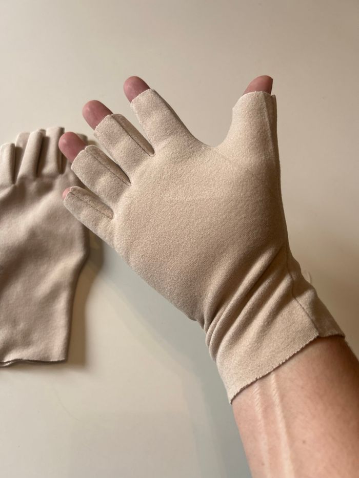 Mitaines CHAUDES pour femme NEUVES couleur rose - photo numéro 2