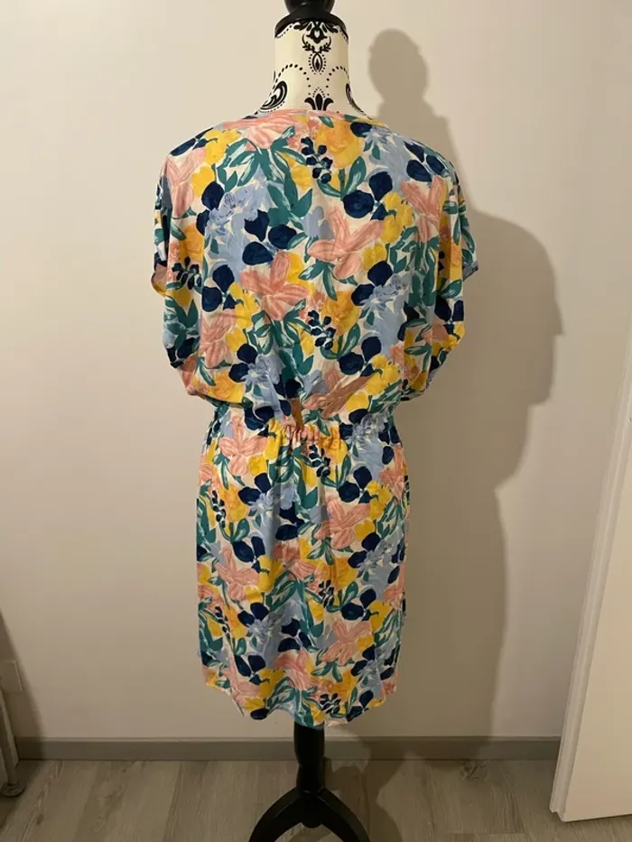 Robe manche courte bleu motif fleur multicolore neuf Gambettes box Marie Sixtine taille M - photo numéro 5