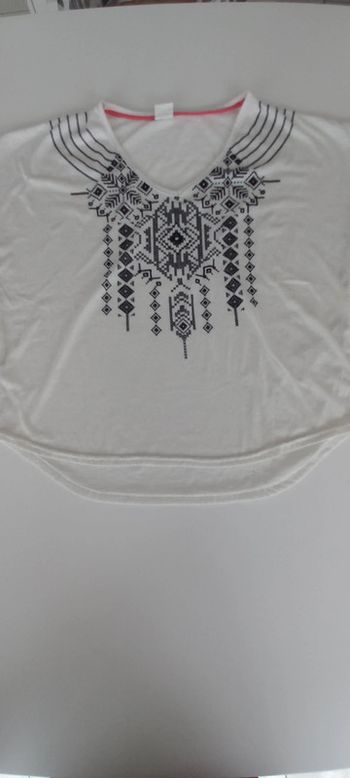 Tee-shirt col en V manches courtes femme 🚺