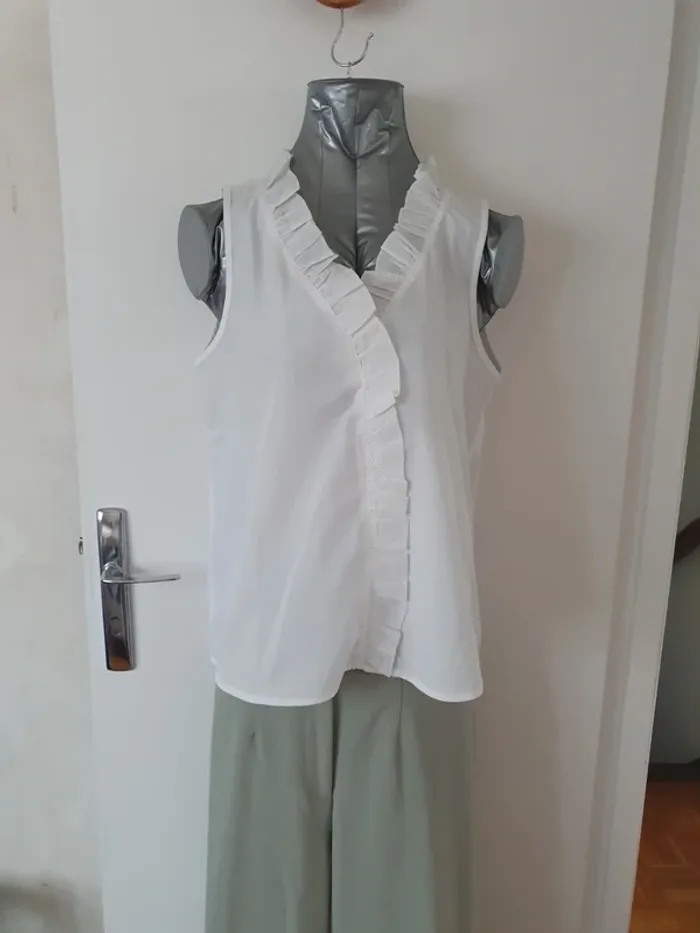 Blouse col v à plis
