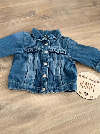 Veste en jean tape à l’œil