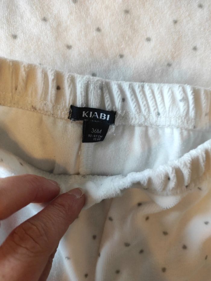 Pyjama Kiabi 3 ans en TBE porté 1 ou 2 fois ! - photo numéro 4