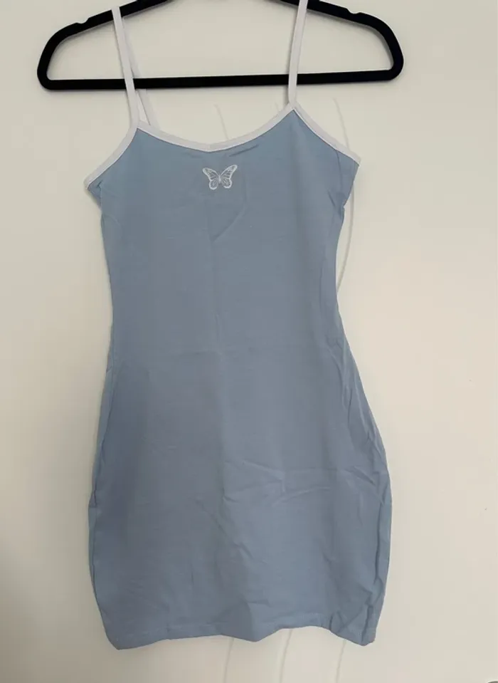 Robe à fines bretelles