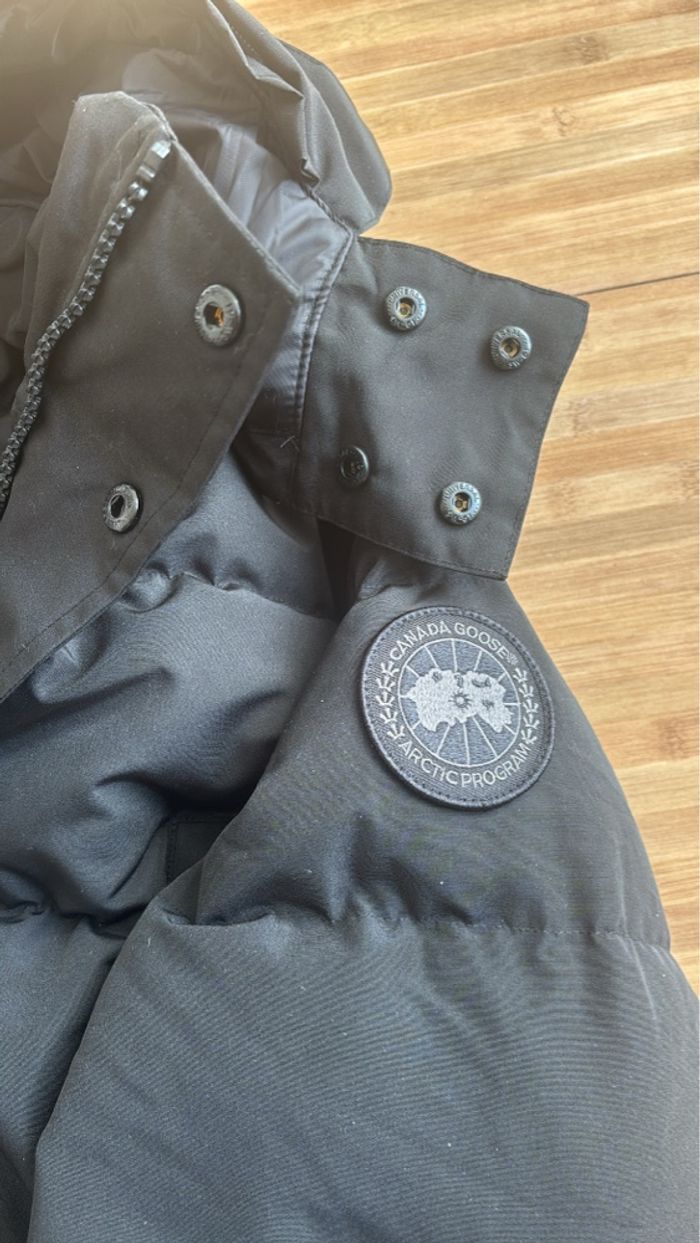 Canada Goose Wyndham black label en noir monochrome - photo numéro 2