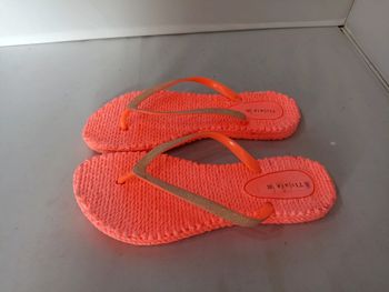 Tongs plastique taille 36