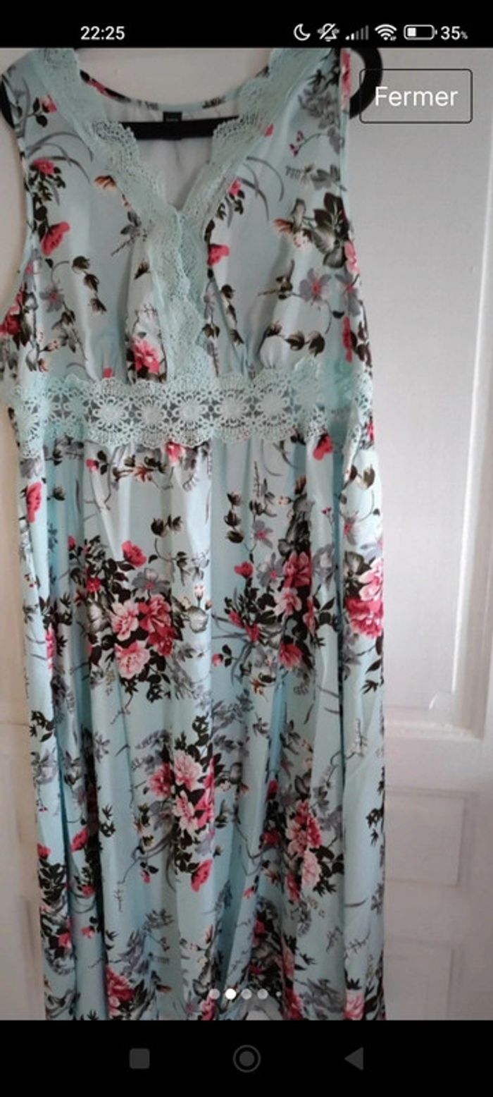 Très belle robe fleurie - photo numéro 2