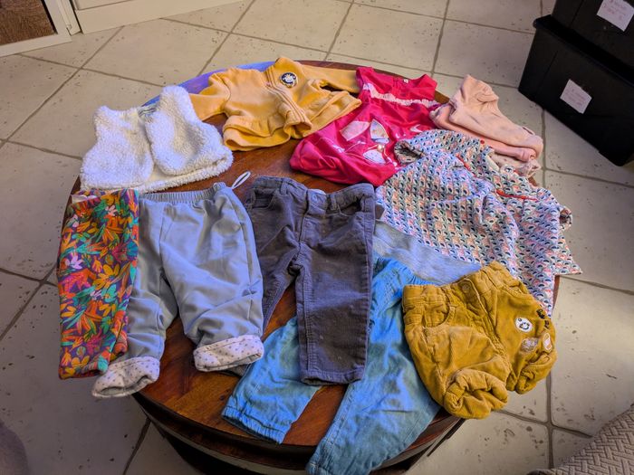 Lot de 12 vêtements bébé fille 6 mois