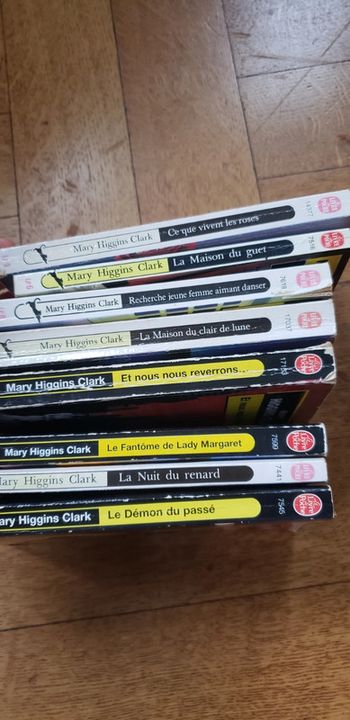 Lot de 8 livres de Mary Higgins Clark