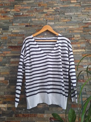 Pull rayé col v marque zara taille 42