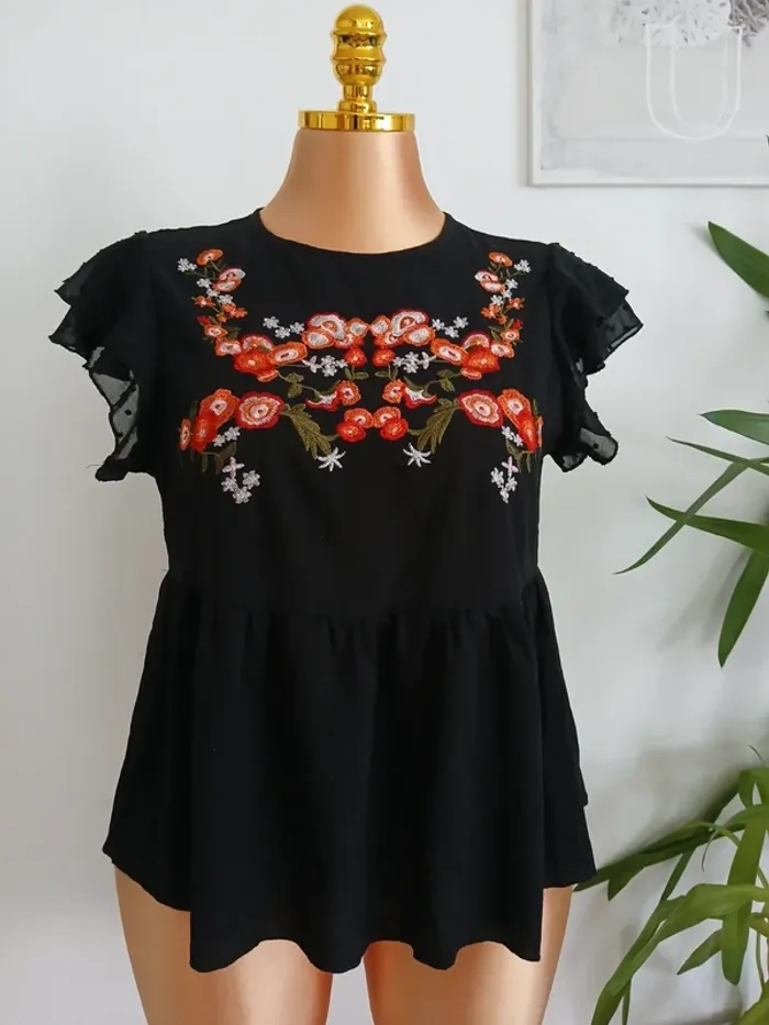 Blouse brodée Taille M🌿💝 - photo numéro 5