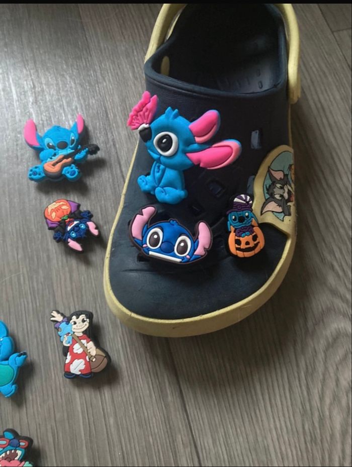 Lot NEUF 13 charms / accessoires Crocs, sabots, chaussons STITCH - photo numéro 4