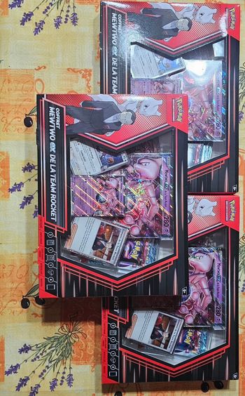 Lot de 3 Coffrets Pokémon Mewtwo Ex de la Team Rocket EV10