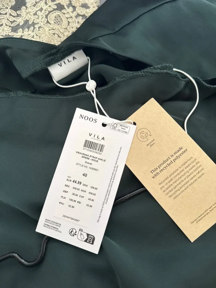 👗 👗 VILA - Robe longue effet satin à col bénitier - vert sapin- neuf avec étiquette - taille 40 - photo numéro 11