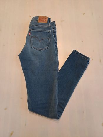 Jeans Levi's 711 24x32