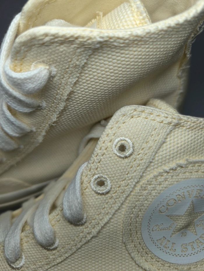 Baskets converse x Chuck Taylor jaune et blanche pointure 40 neuves sans boîte - photo numéro 11
