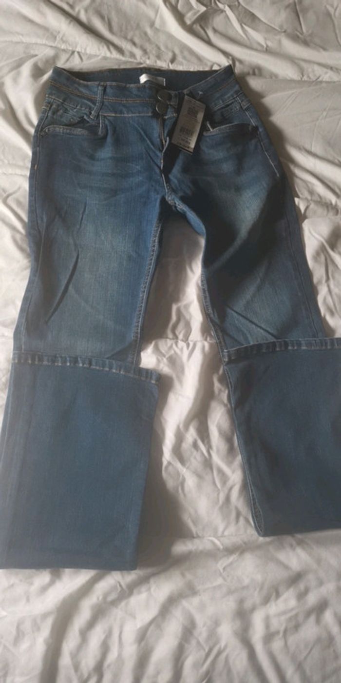 Jean bootcut cache cache