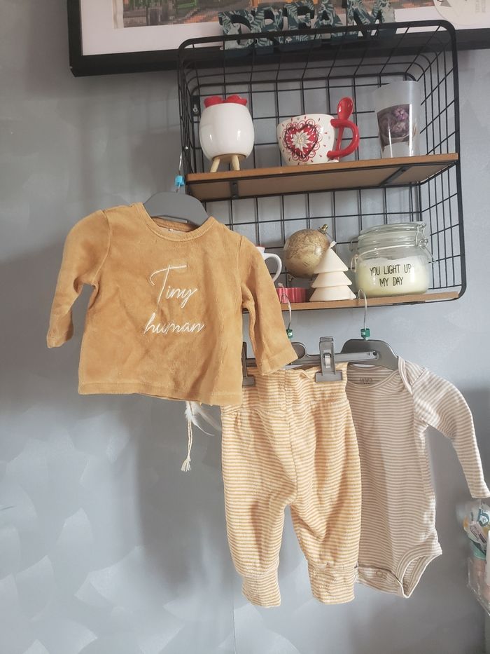 Ensemble 🎀 Cuddles & Smiles 3 mois 7€ - photo numéro 2