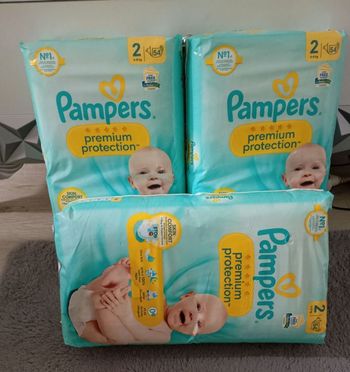 Lot de 3 paquets de couches Pampers premium protection taille 2