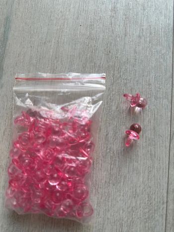 Lot 53 petites tétines rose