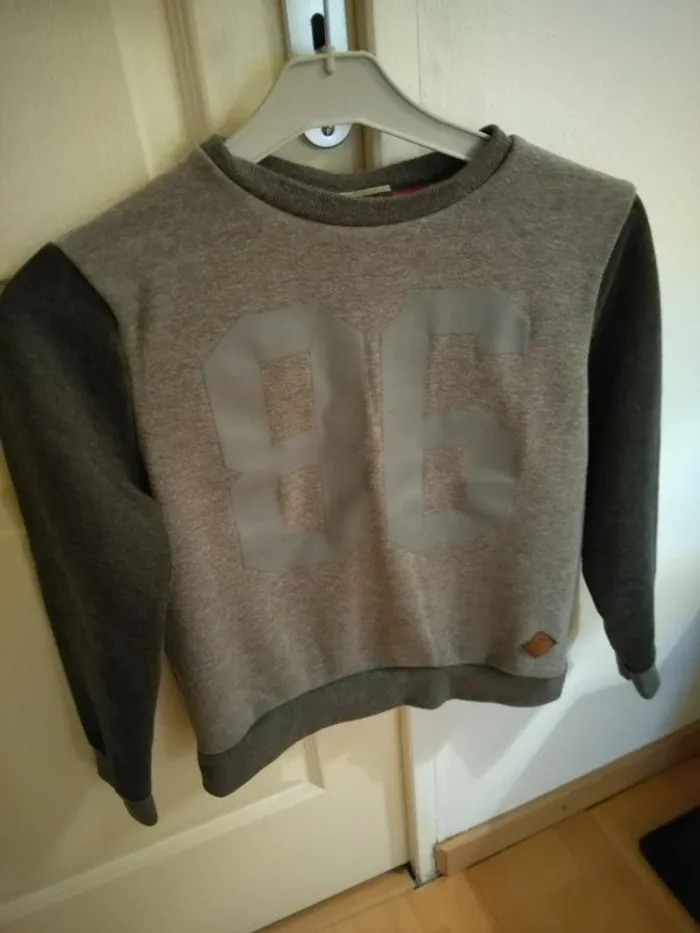 Sweat molletonné à l'intérieur