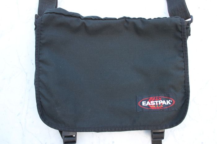 sacoche Eastpak 40.5cm - photo numéro 3