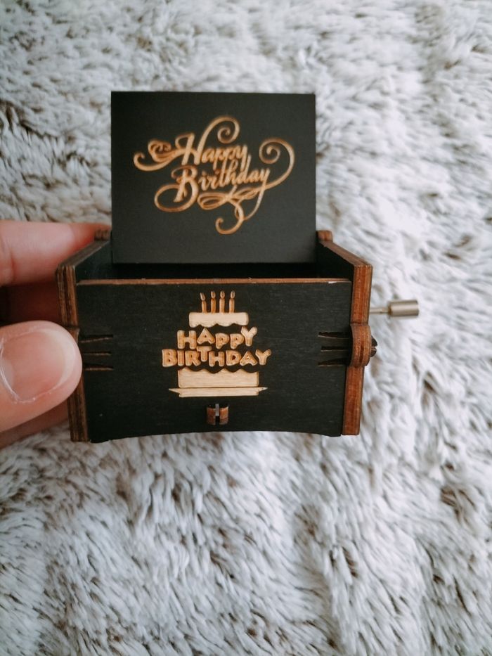 Boîte à musique en bois - photo numéro 3