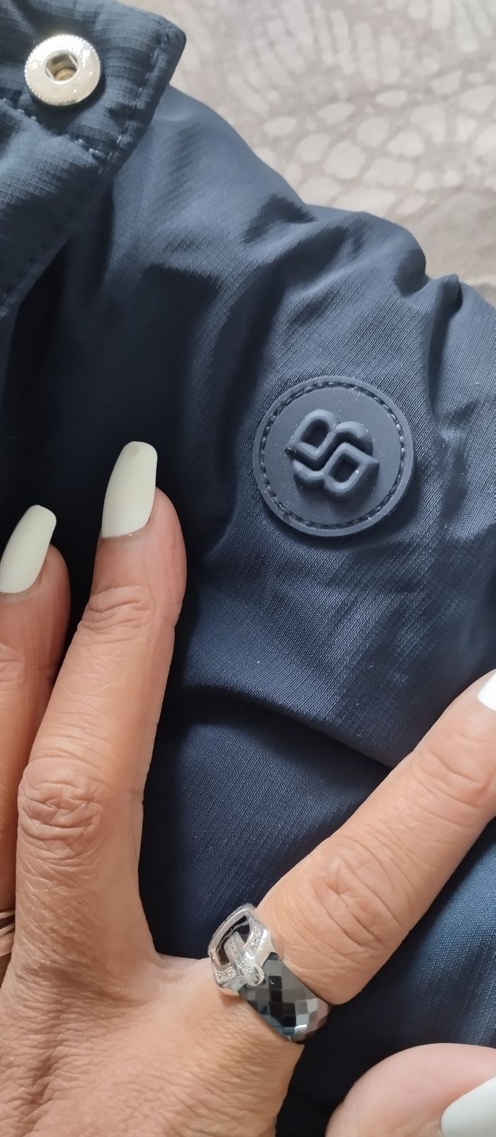 Manteau Hugo Boss neuf taille 10 ans - photo numéro 4