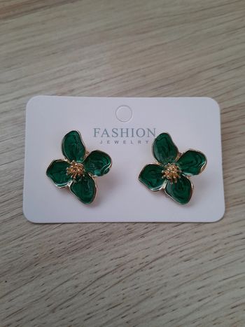 Boucles d'oreilles fleurs, émaillées, vertes et dorées