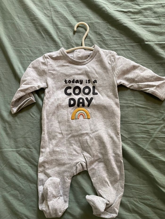 Lot pyjama 1 mois - photo numéro 8