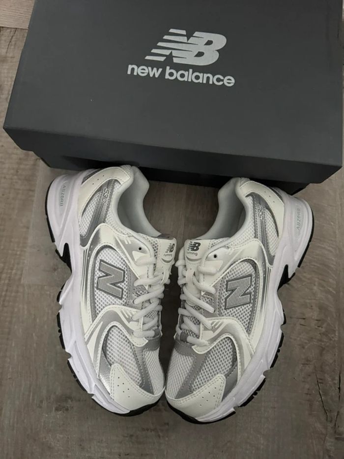 New Balance 530 Shoes
38 - photo numéro 2
