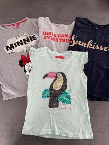 Lot de 4 teeshirt taille 6 ans