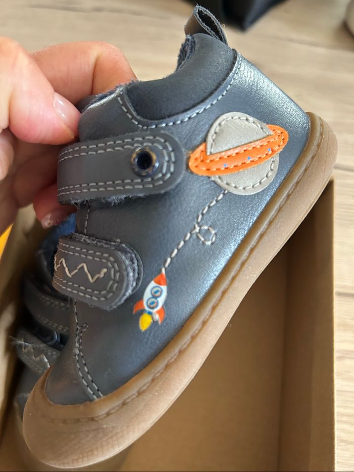 Chaussures en cuir pour enfant taille 21 - photo numéro 7