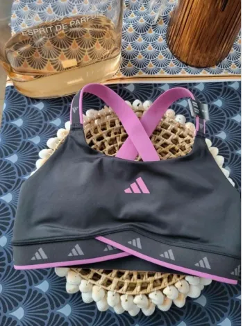 Brassière  sport adidas  2XS  neuve