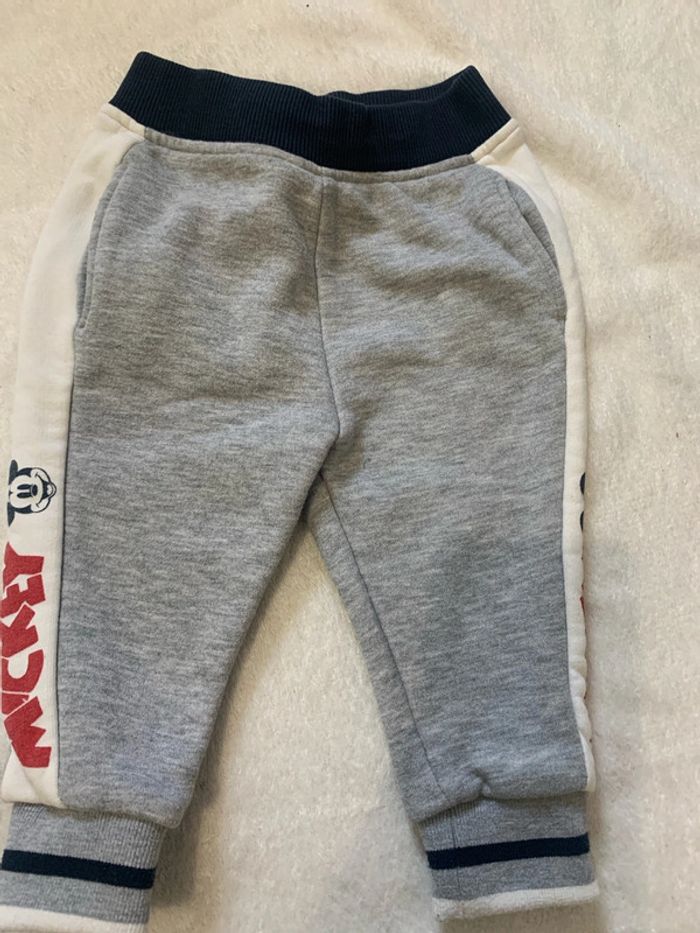 Pantalon molletonné Mickey taille 6-9mois (74cm)
