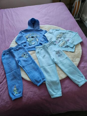 Lot de 2 ensembles Stitch et Reine des Neiges taille 3/4 ans neuf