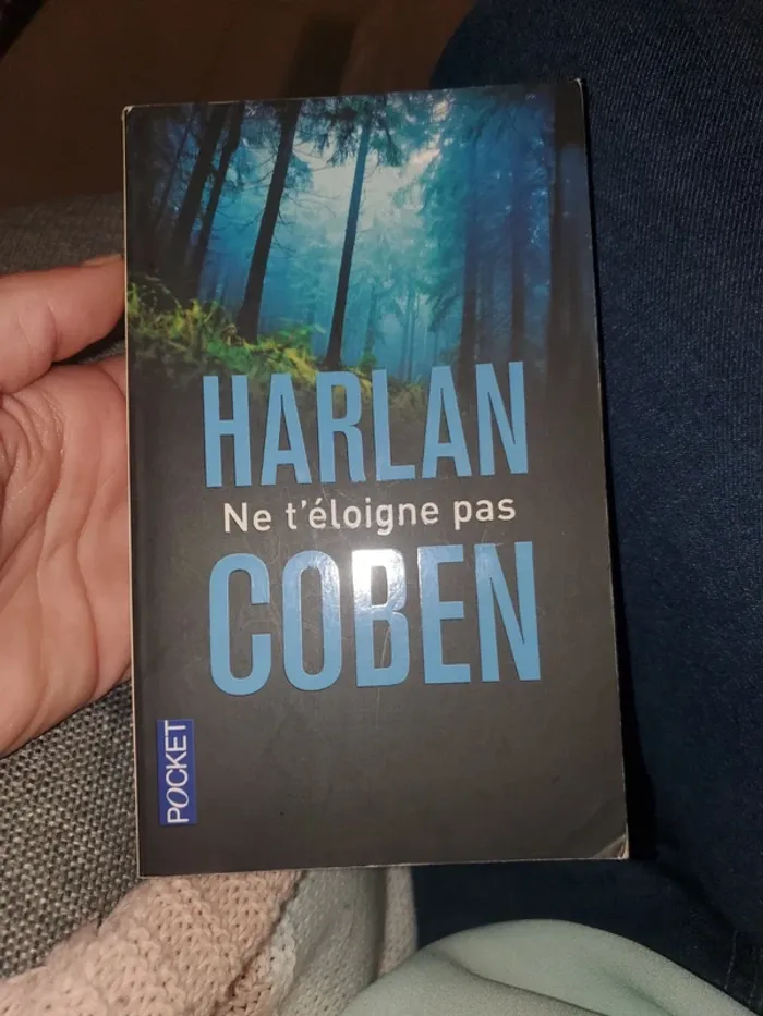 Ne t'éloigne pas