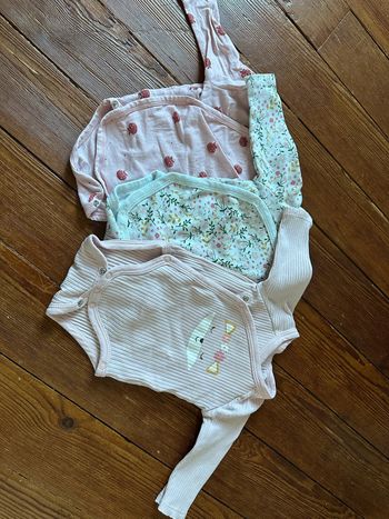 Lot de 3 bodies Gémo rose fleurs 3 mois