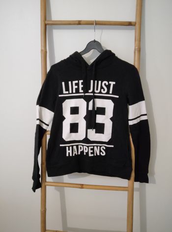 Sweat à capuche noir et blanc