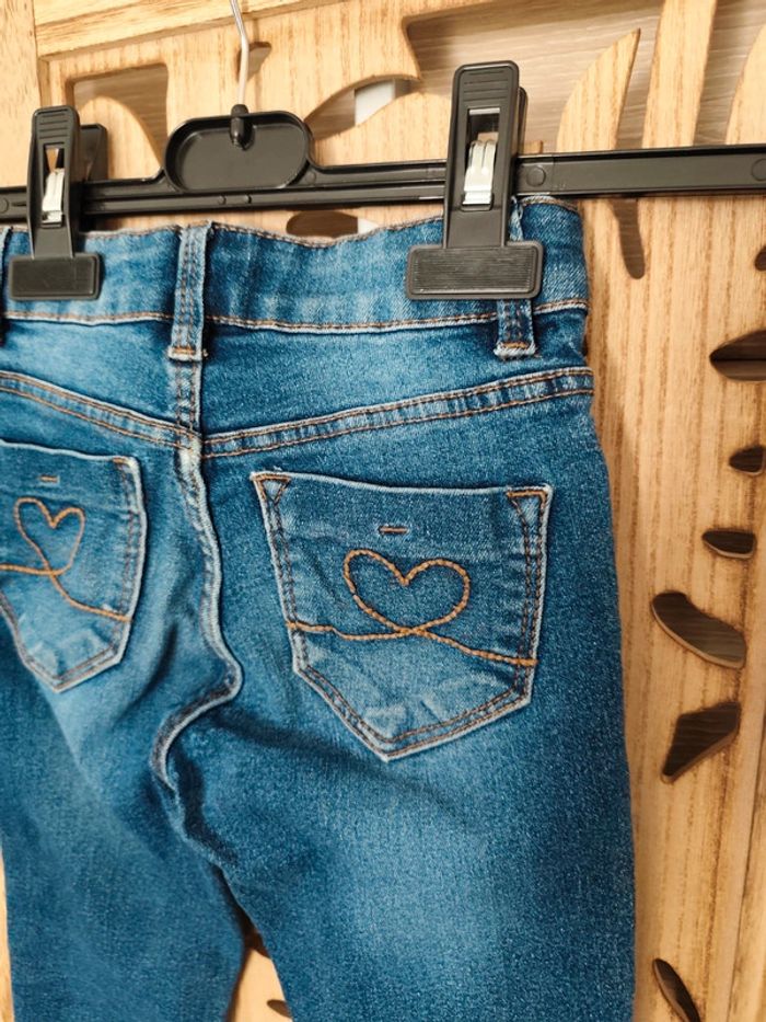 Jean troué Taille 6 ans LH - photo numéro 10