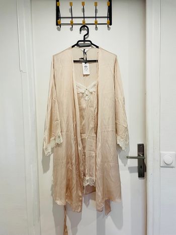 Ensemble  nuisette + peignoir élégant 