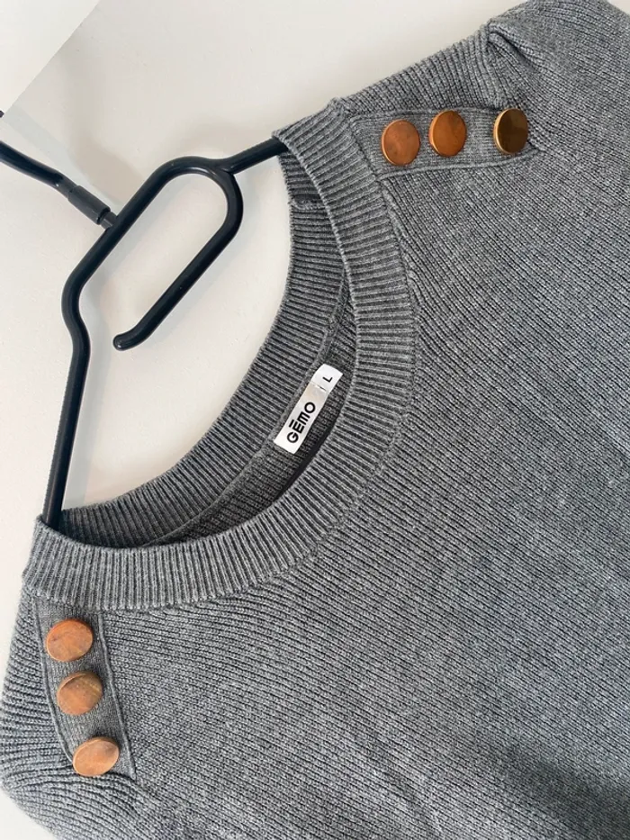 Pull gris - photo numéro 3