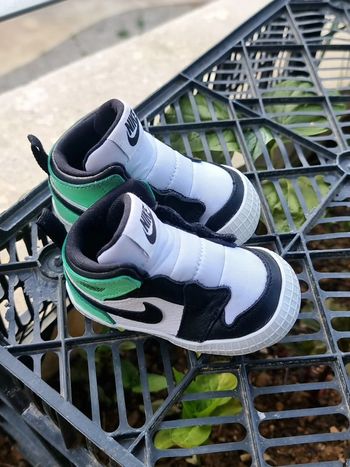 Jordan 1 crib Bebe verte 18,5